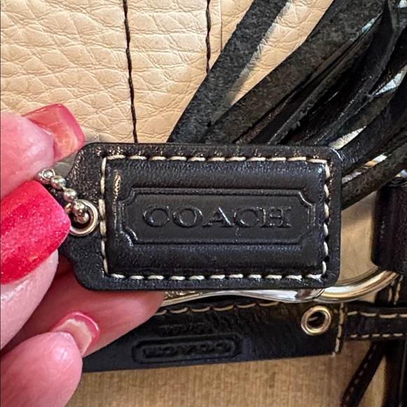 Coach Black and Cream Shoulder Bag - Picture 3 of 14